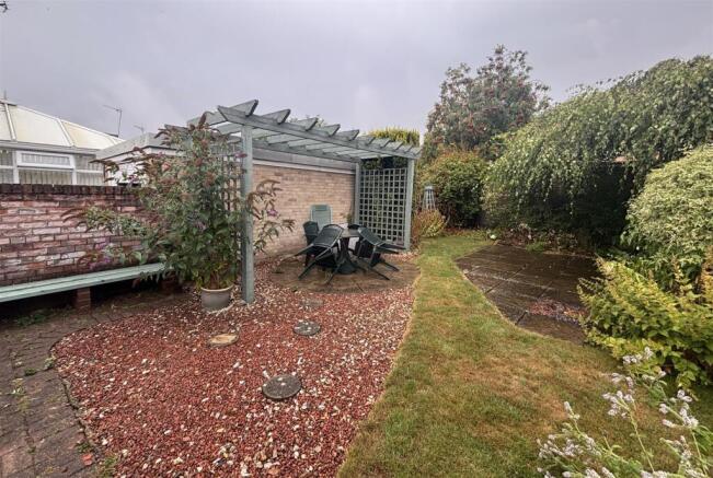 2 bed Detached Bungalow for sale Image 10