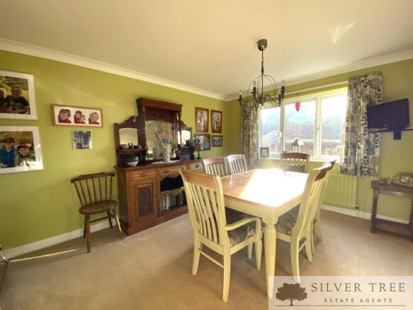 4 bed Detached for sale Image 7