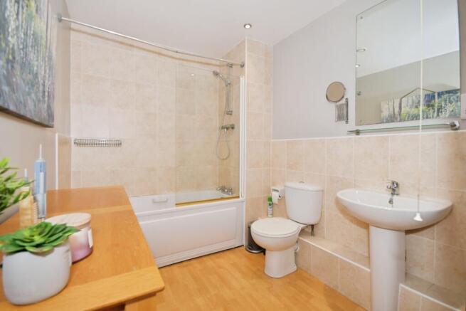 2 bed Apartment for sale Image 12