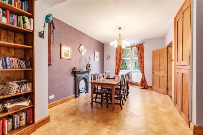 4 bed House for sale Image 4