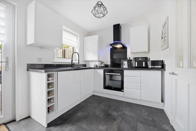 13-28_MORRISON_DRIVE_LENNOXTOWN_007.jpg