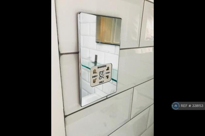 Shaver Socket