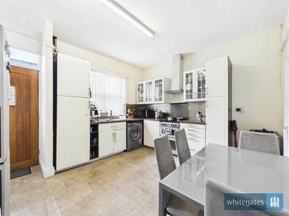 4 bed Terraced for sale Image 4