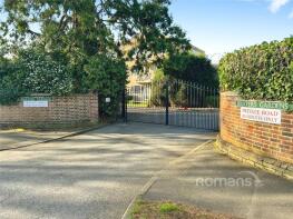 7, Boulters Gardens, Maidenhead SL6 8TR