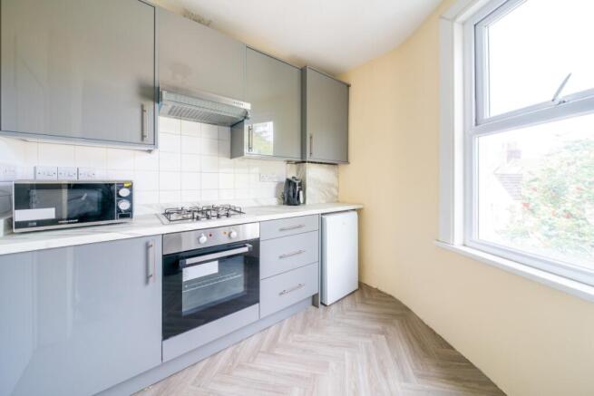 2A Barmouth Road 9