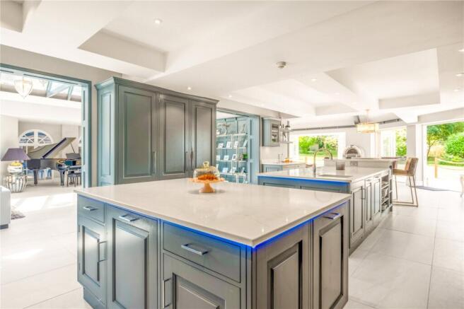 Kitchen/Breakfast Rm
