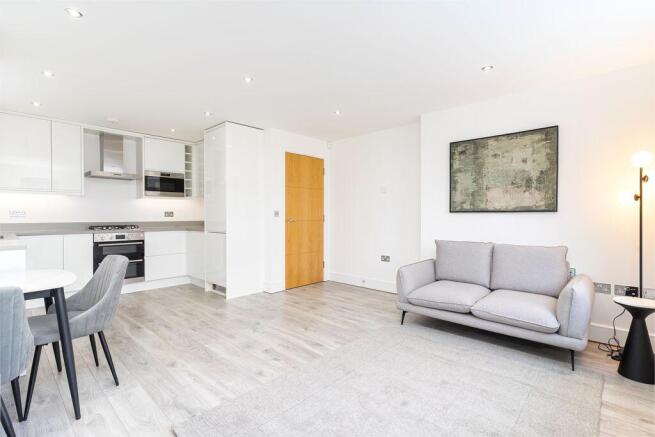 Kitchen/ Living Room