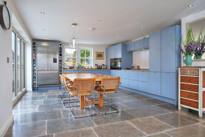 Kitchen/Dining