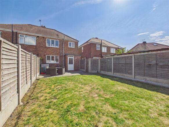 3 bed Semi-Detached for sale Image 12