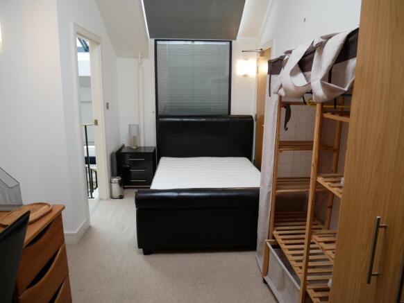 2 bed Apartment to rent Image 7