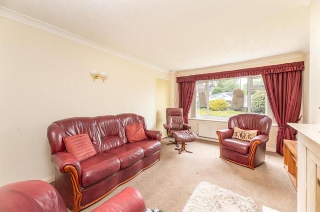 2 bed Semi-Detached Bungalow for sale Image 6