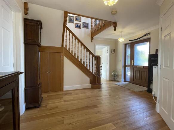 ANOTHER ROOM ASPECT