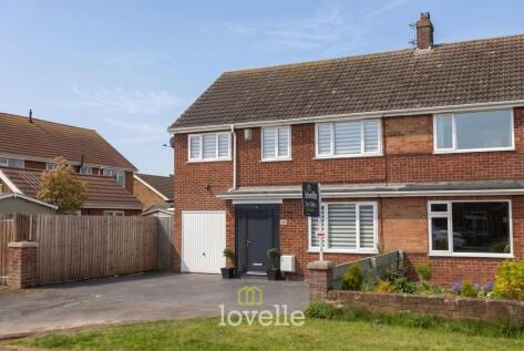 Charles Avenue, New Waltham, DN36
