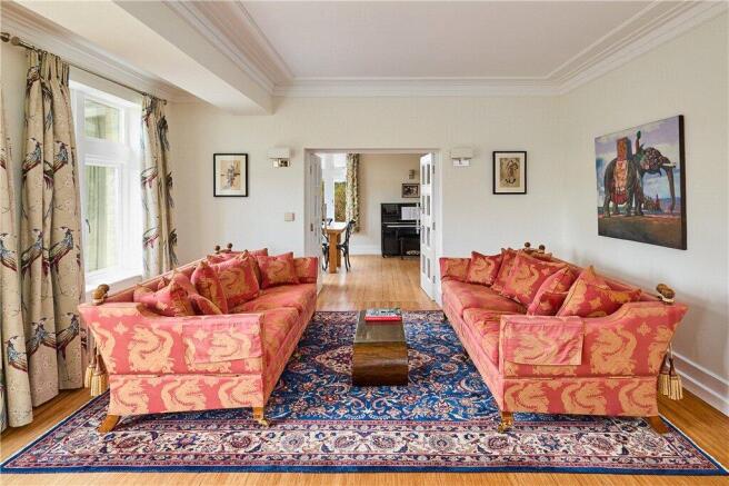 5 bed Detached for sale Image 6