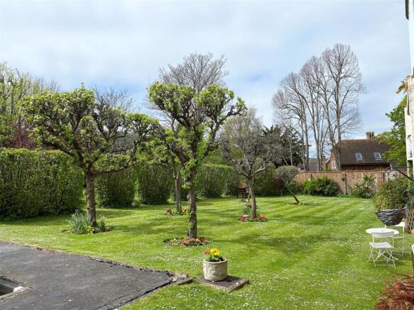 Communal gardens.jpg
