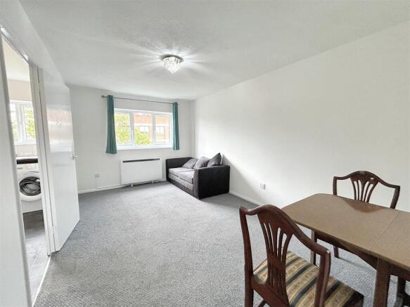 Nansen Court, London photo 2