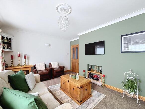 4 bed House for sale Image 9
