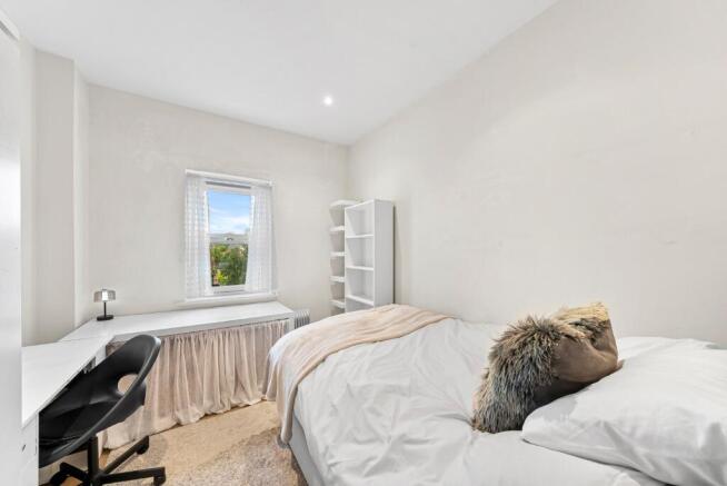 2 bed Flat for sale Image 8