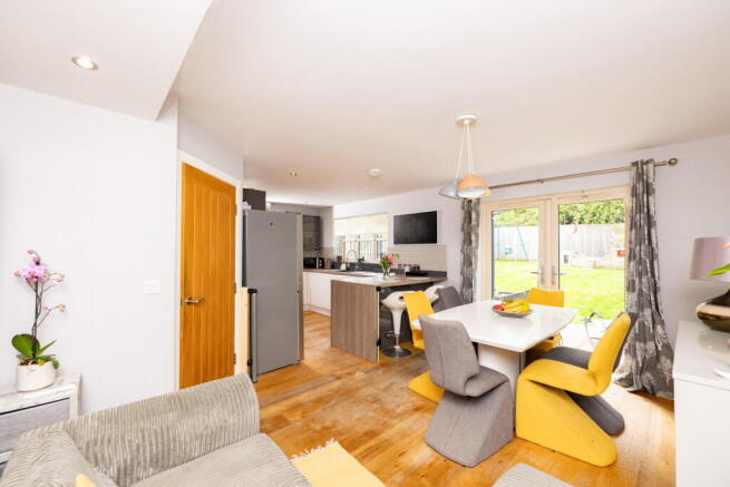 4 bed Detached for sale Image 7