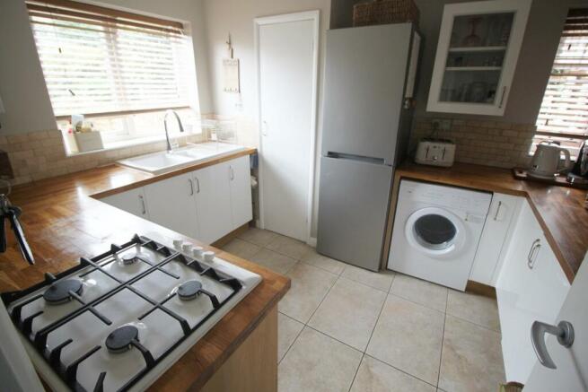 Kitchen 2.JPG