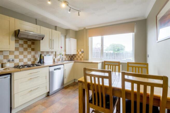 Ewenfield Road, Finedon photo 4
