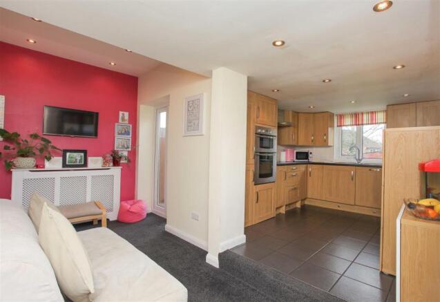 Living / Breakfast Room