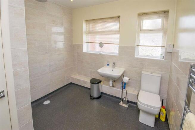 SHOWER ROOM