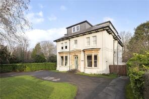 Flat 5, 21 Applegarth, Queens Road, Cheltenham GL50 2LR