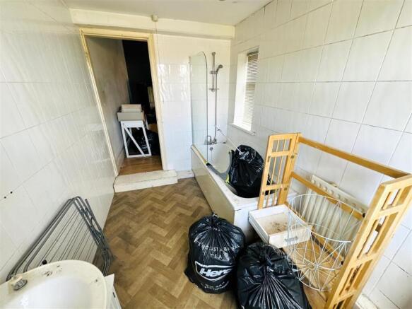 3 bed Terraced for sale Image 11