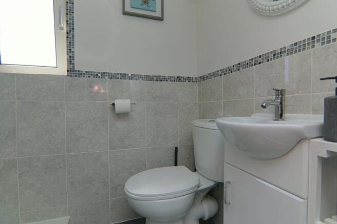 3 bed Terraced for sale Image 10