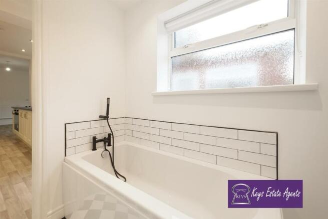 Bathroom 2.jpg