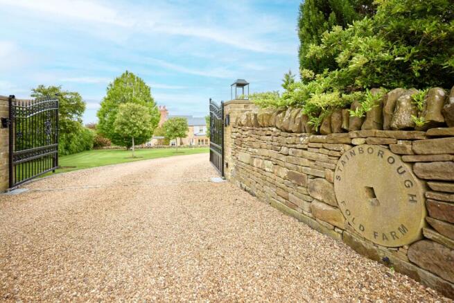5 bed Detached for sale Image 5
