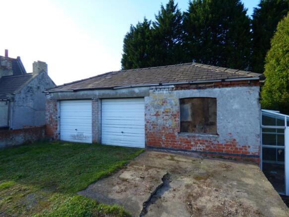 Triple Garage