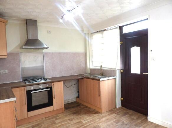 2 bed Semi-Detached to rent Image 5