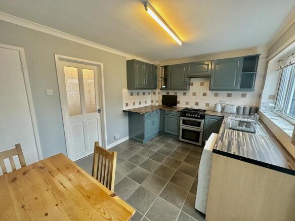 2 bed House to rent Image 4