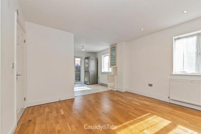 1CoombeClose-7.jpg