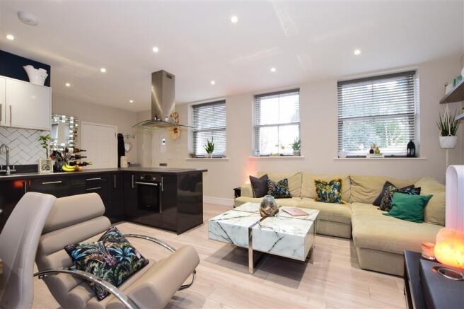 Lounge/Kitchen