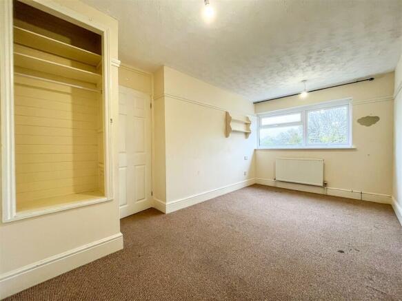 40 Eden Close