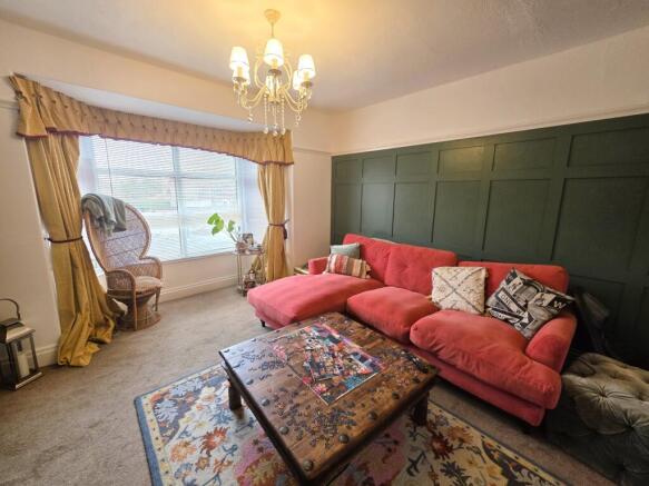2 bed Flat to rent Image 12