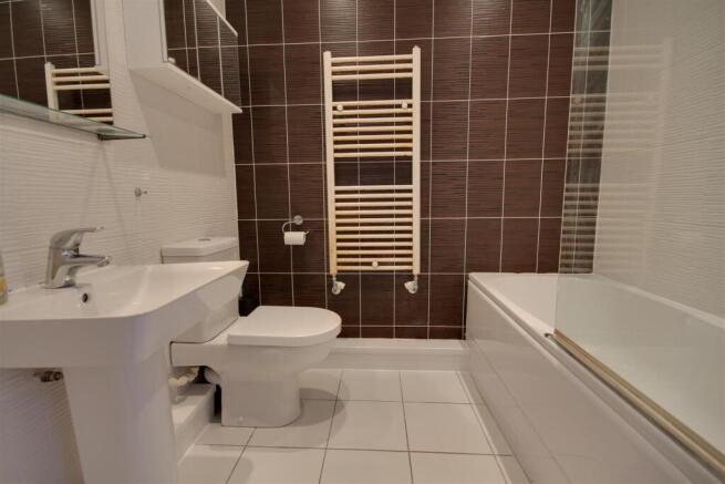 2 bed Apartment for sale Image 6