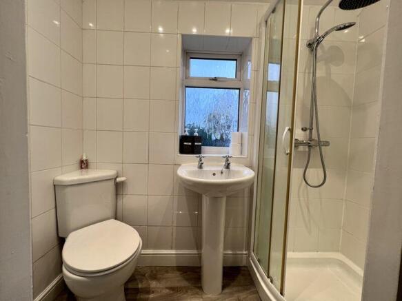 SHOWER ROOM
