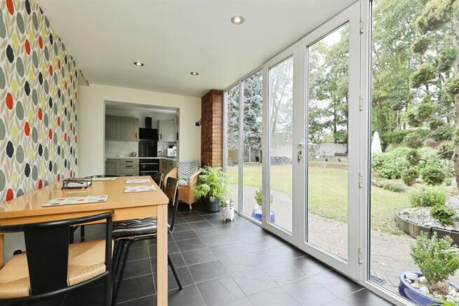 4 bed Detached for sale Image 11