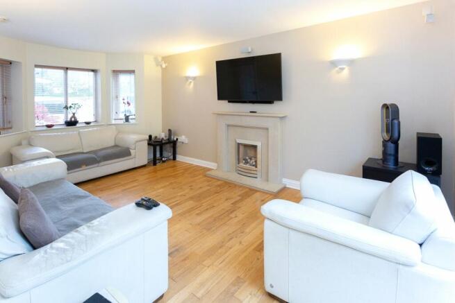4 bed Detached for sale Image 4