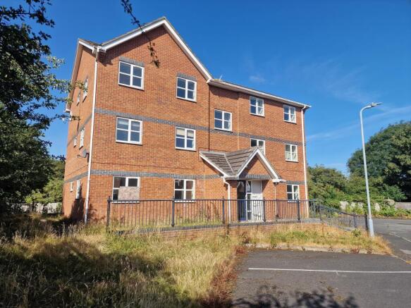 28 bed Block of Apartments for sale Image 6