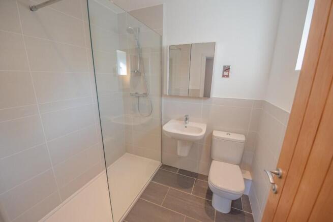 4 bed Semi-Detached for sale Image 10