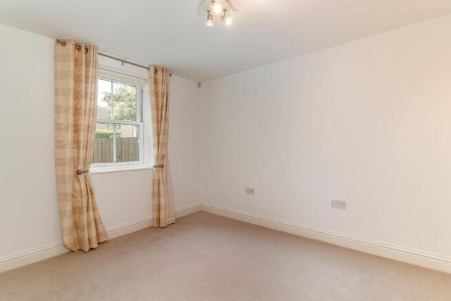 3 bed Apartment for sale Image 9