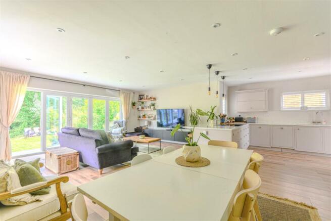 Kitchen/dining/Family room