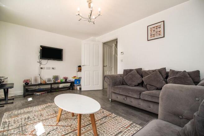 Rana Drive, Church Crookham, GU52 photo 4