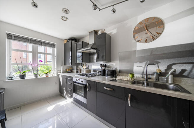 Cotton Close, Mitcham, CR4 photo 4