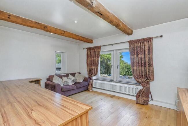 3 bed Semi-Detached for sale Image 12